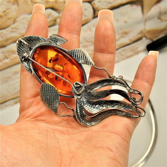 HUGE AMBER STERLING FISH PENDANT WITH OMEGA WIRE NECKLACE, SUPER RARE JEWELRY - Picture 7 of 10